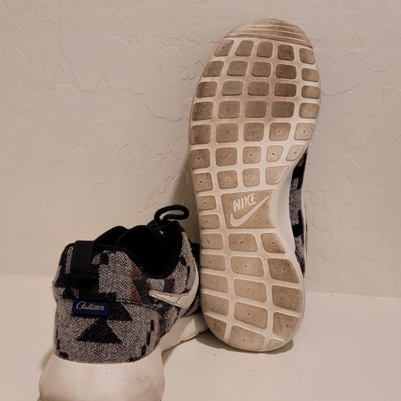 Pendleton Nike Roche Run - Picture 6 of 8